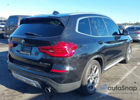 2021 BMW X3 Phev xDrive30E z USA, uszkodzony, nr VIN 5UXTS1C04M9E77669